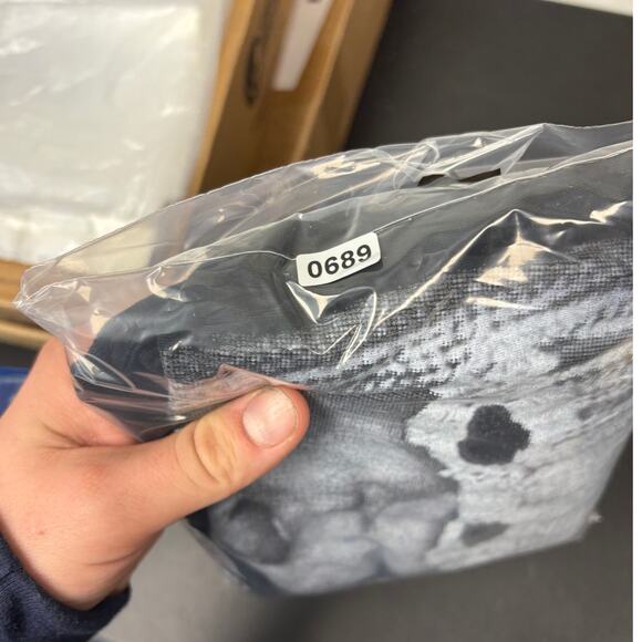 Official Beyonce Renaissance World Tour Balmain Oversized T Shirt Womens L Black - Picture 7 of 7